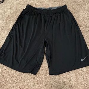 Nike basketball shorts, large